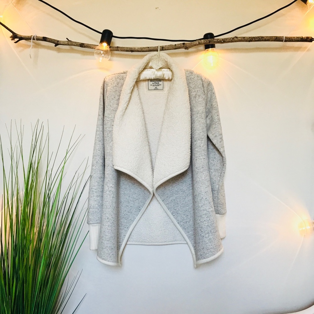 Super cozy Abercrombie and Fitch sweater XS